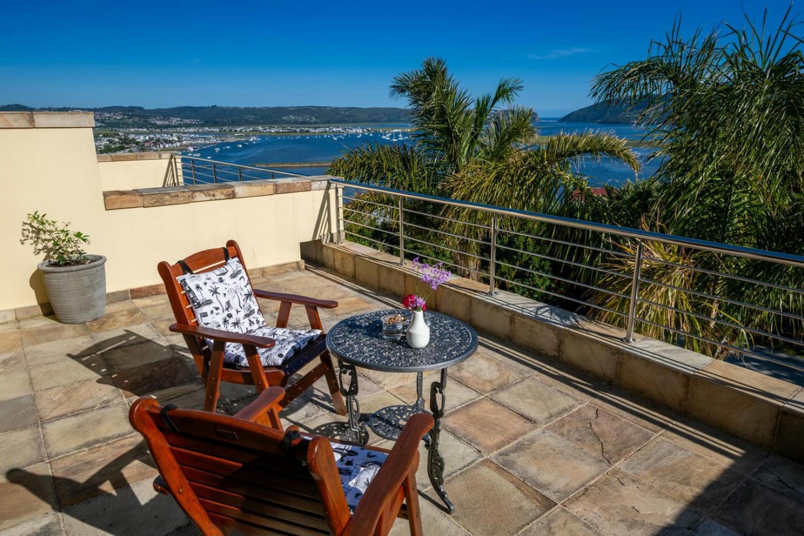 Guest House The Lazy Lion Knysna Esterno foto